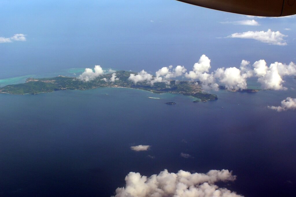 Vue aérienne de l’île de Carriacou, dans les Grenadines