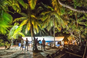 Travail de nuit pour les derniers préparatifs