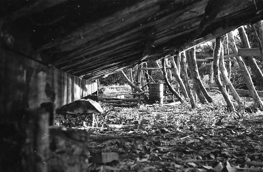 La quille et les membrures de Sea Fortress en construction à Carriacou