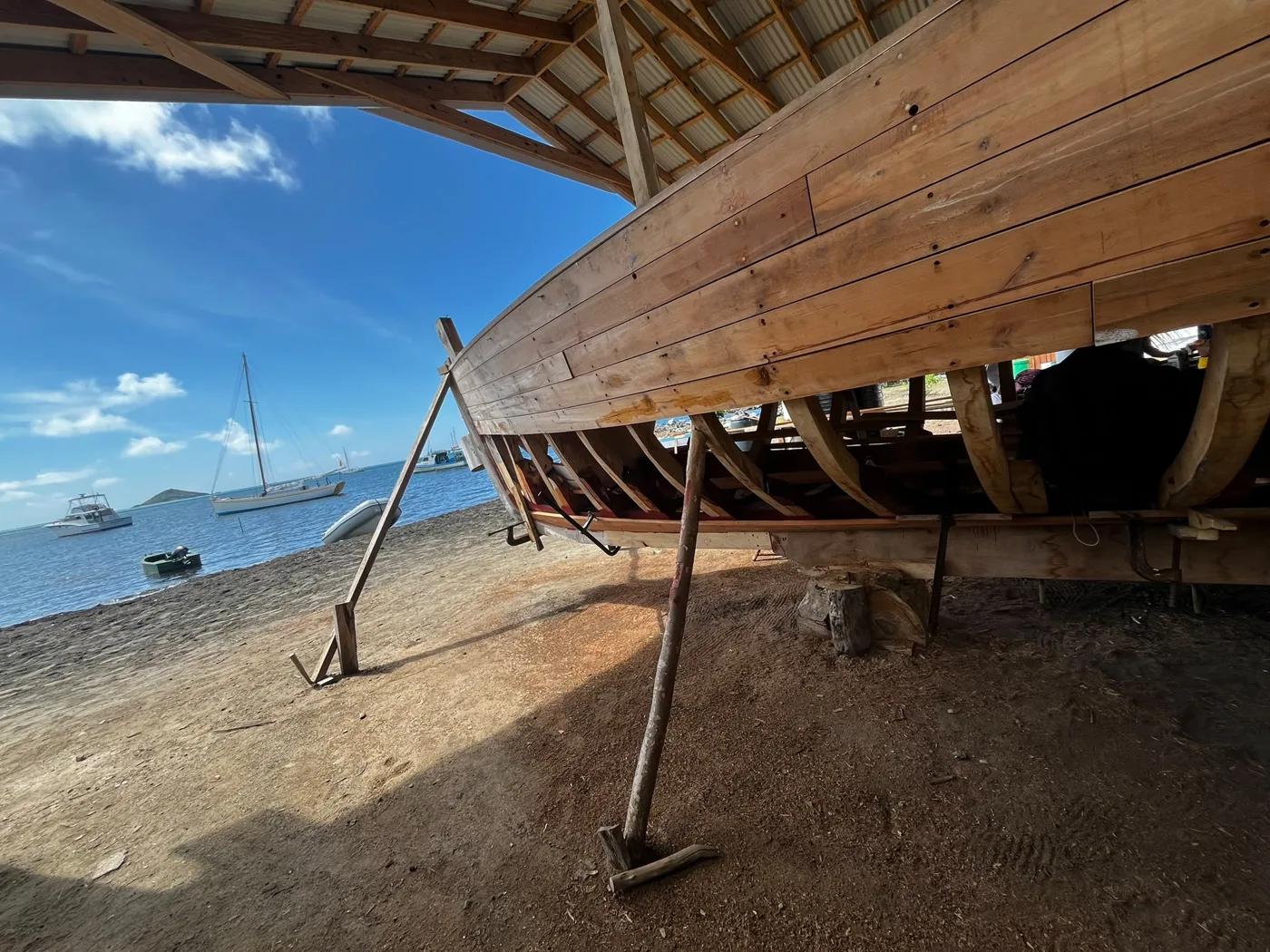 Windjammer : le bordage de la coque, avec la mer en arrière-plan
